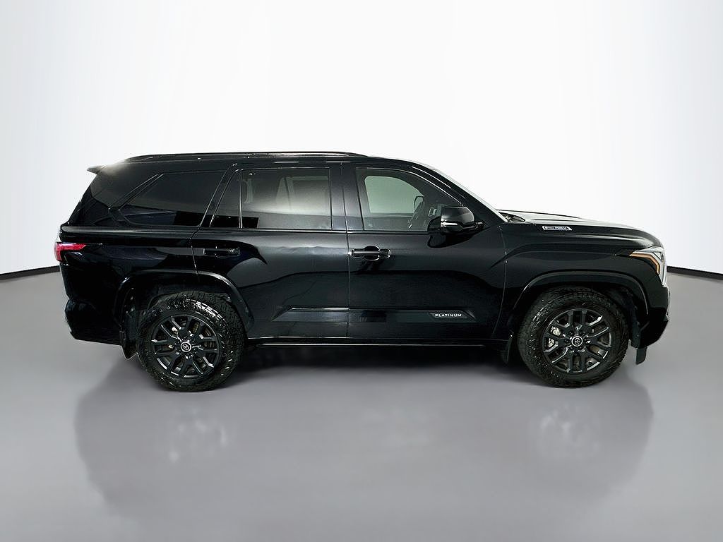 2024 Toyota Sequoia SR5