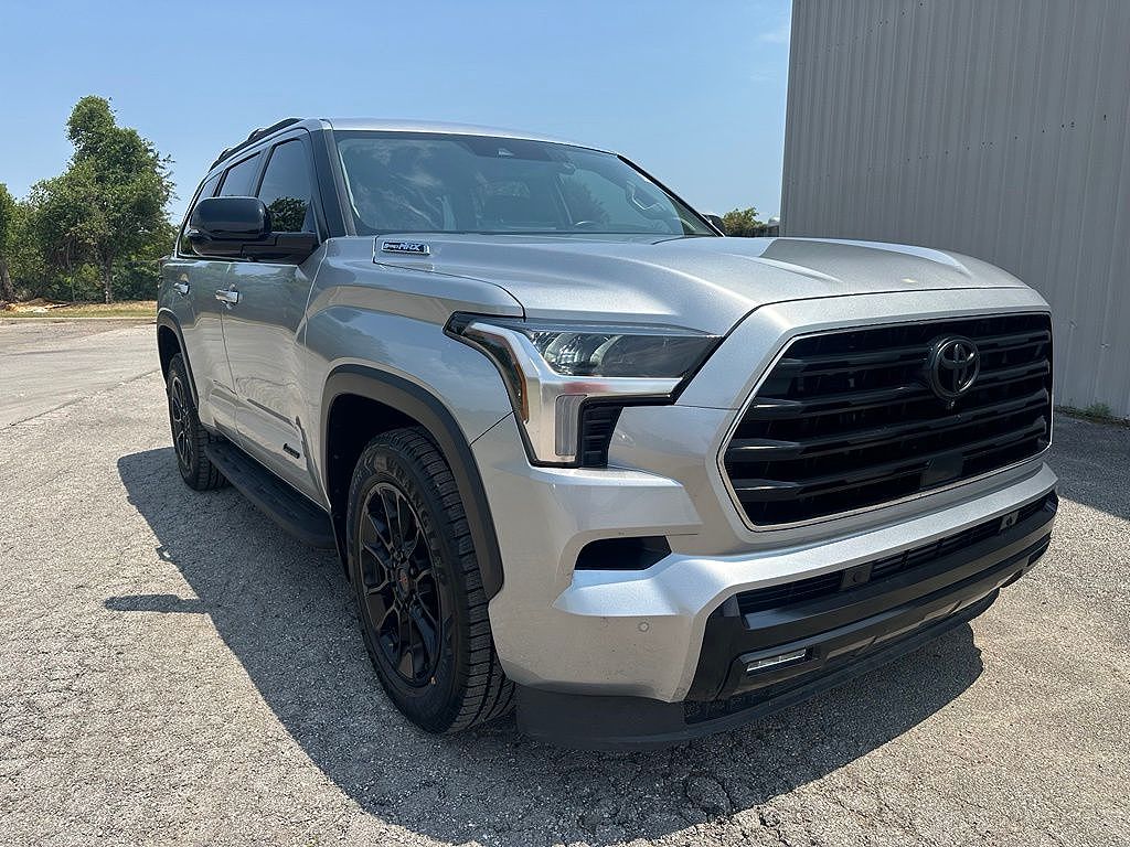 2024 Toyota Sequoia SR5