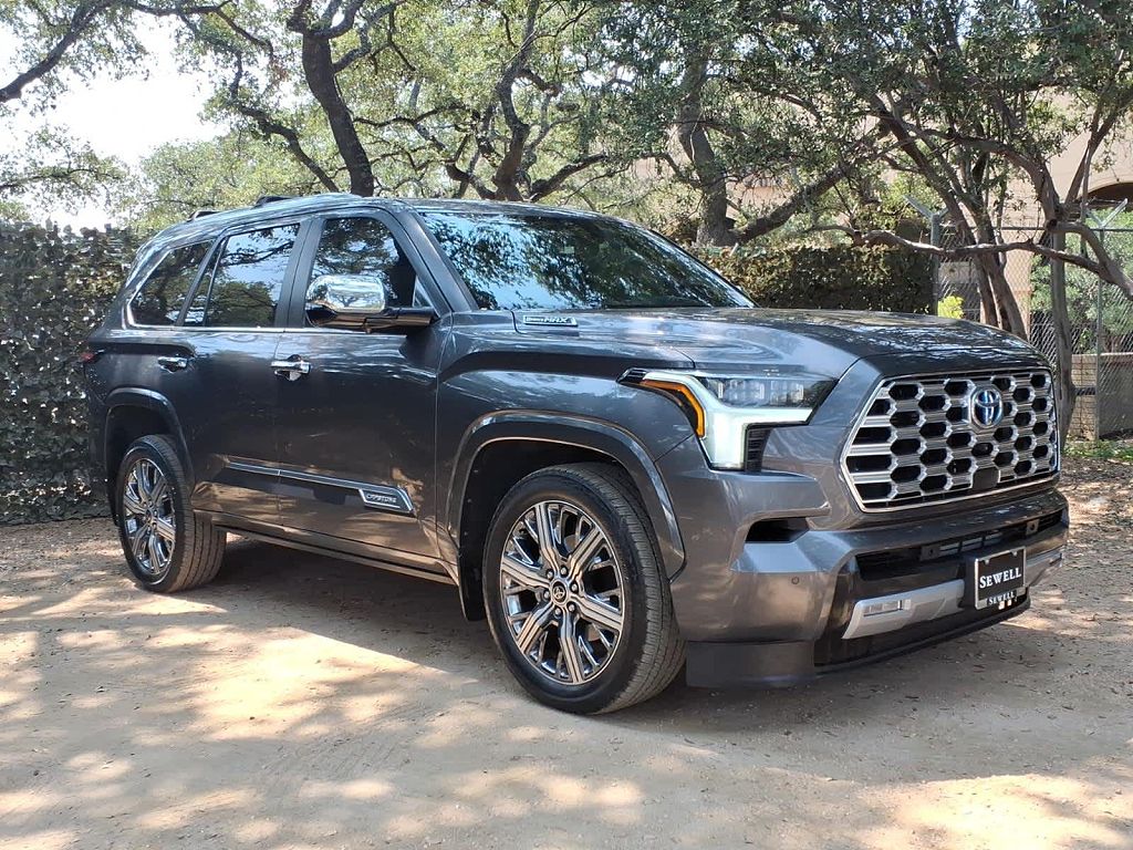 2024 Toyota Sequoia SR5