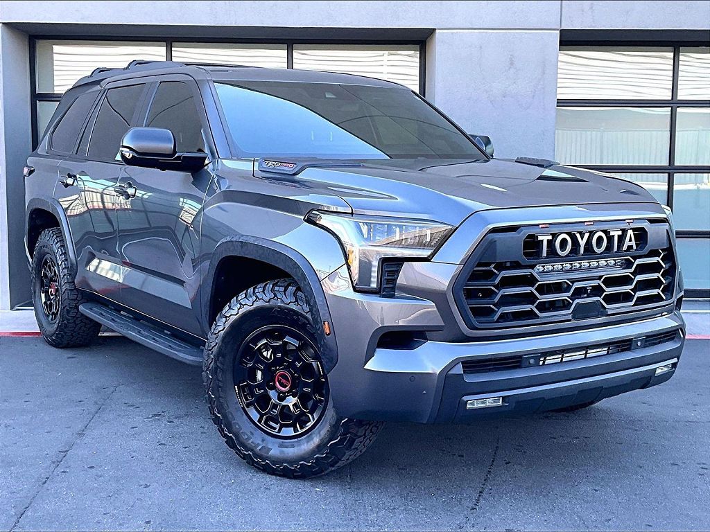 2024 Toyota Sequoia SR5