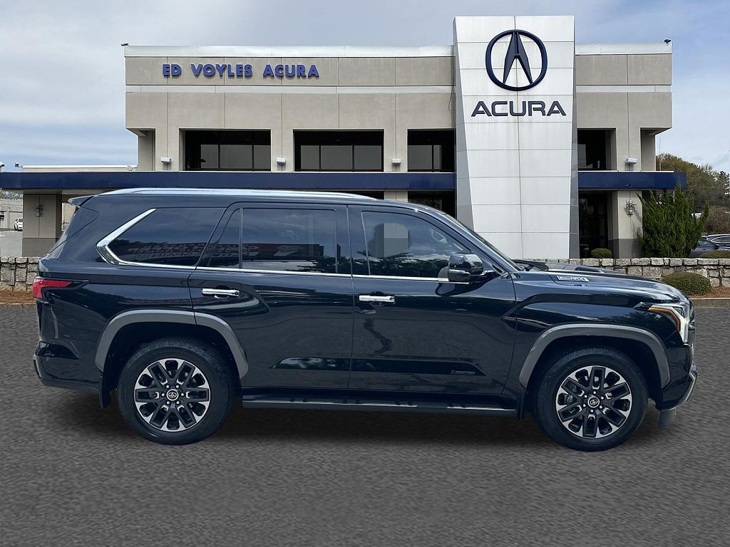 2024 Toyota Sequoia SR5