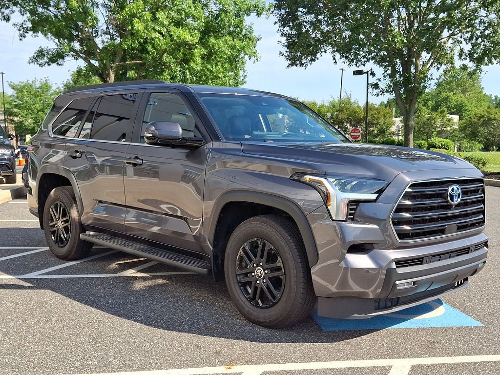 2024 Toyota Sequoia SR5