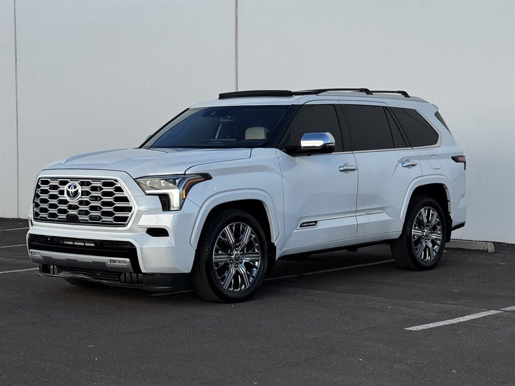2024 Toyota Sequoia SR5