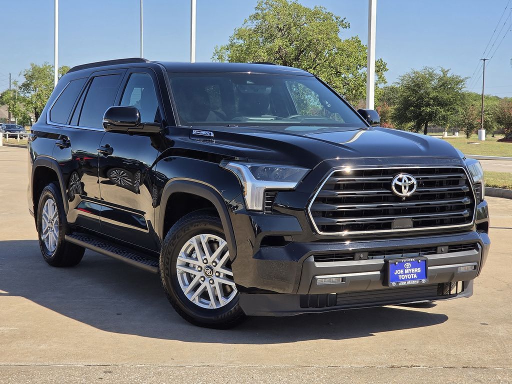 2025 Toyota Sequoia SR5