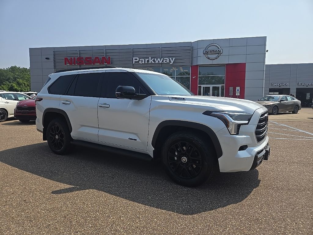 2024 Toyota Sequoia SR5