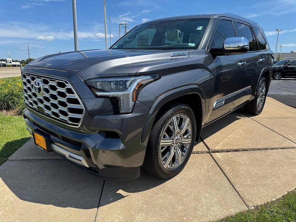 2024 Toyota Sequoia SR5