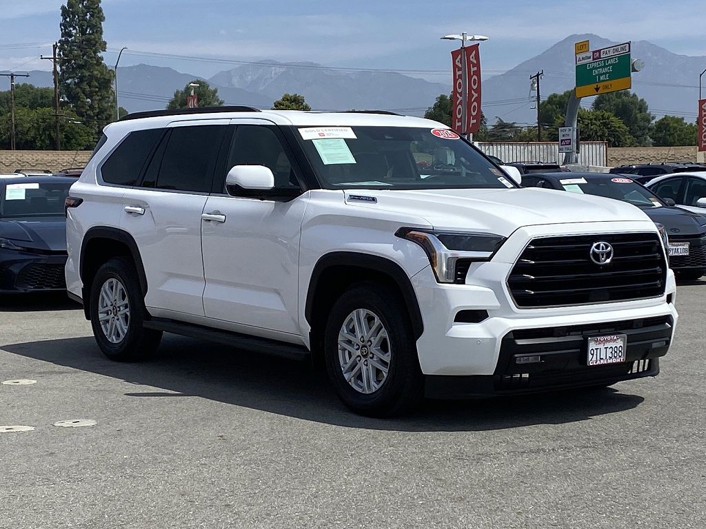 2025 Toyota Sequoia SR5