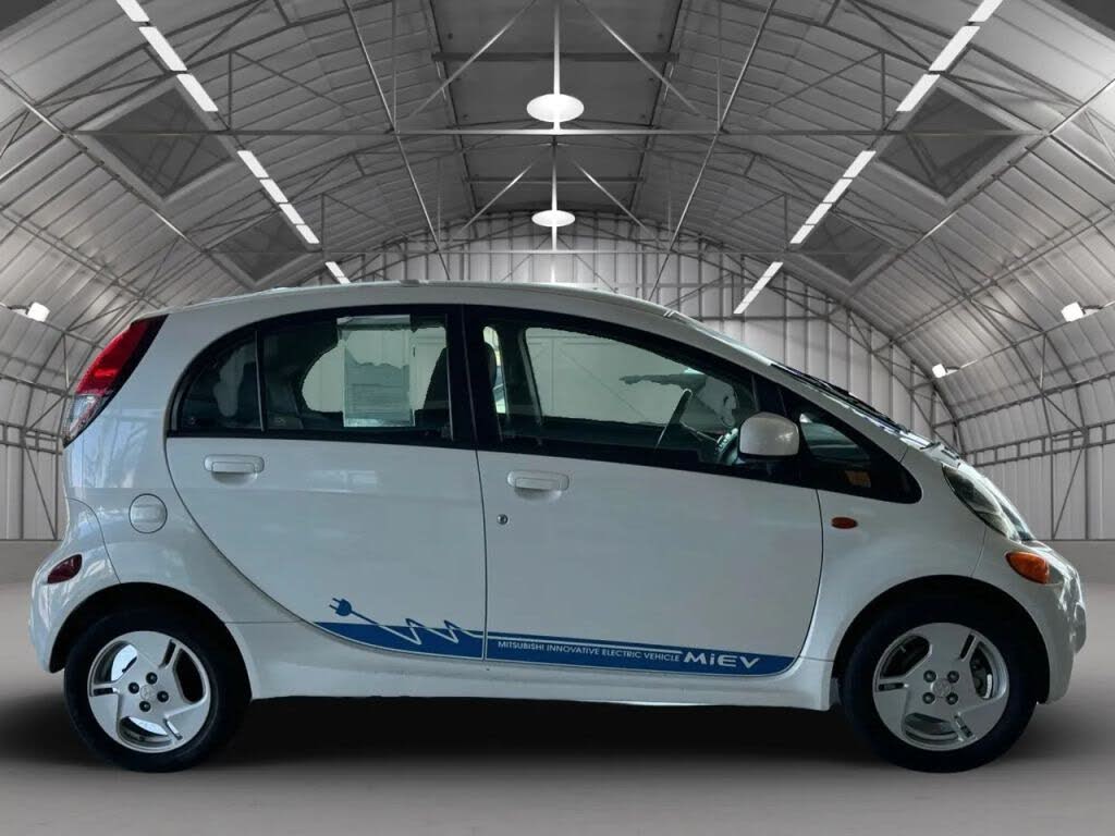 2012 Mitsubishi i-MiEV photo 2