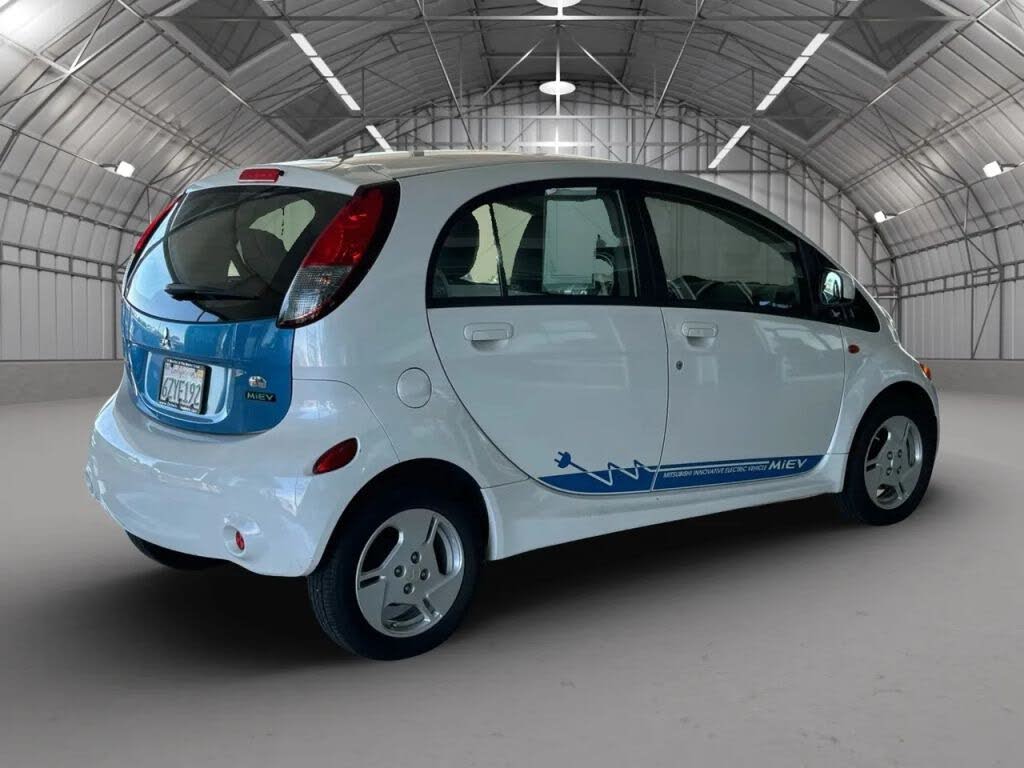2012 Mitsubishi i-MiEV photo 3