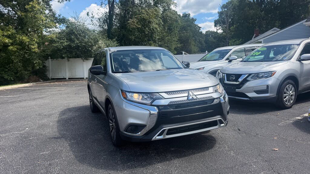 2020 Mitsubishi Outlander ES