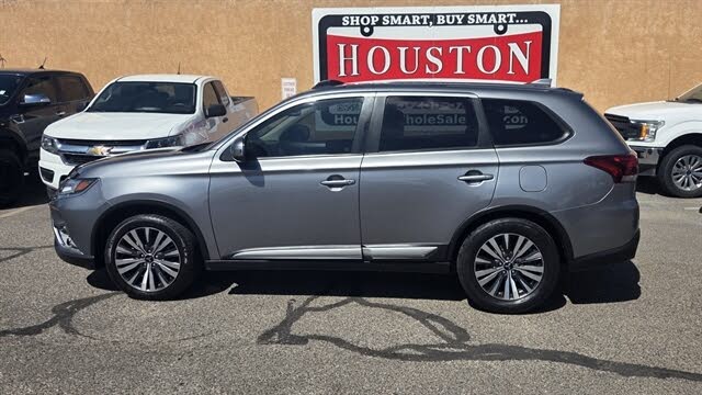 2020 Mitsubishi Outlander LE