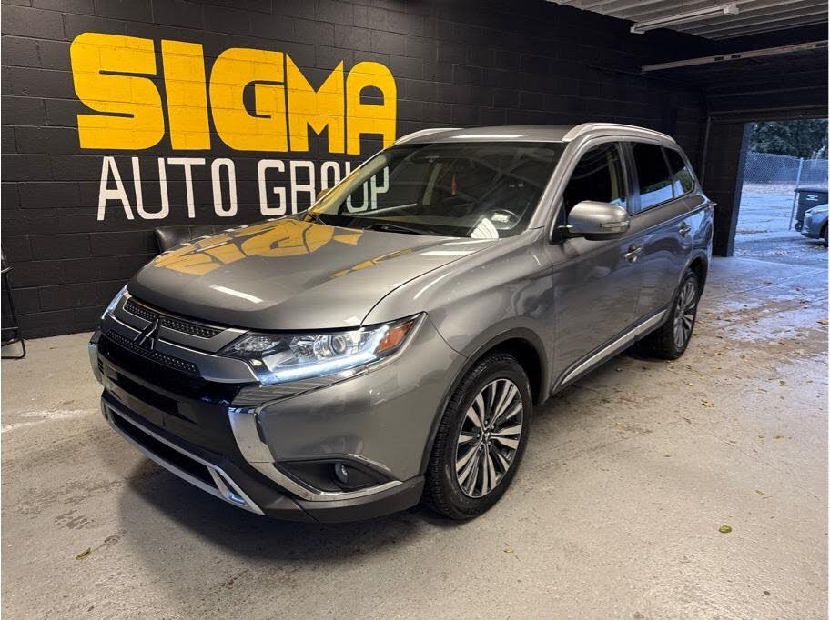 2020 Mitsubishi Outlander SE