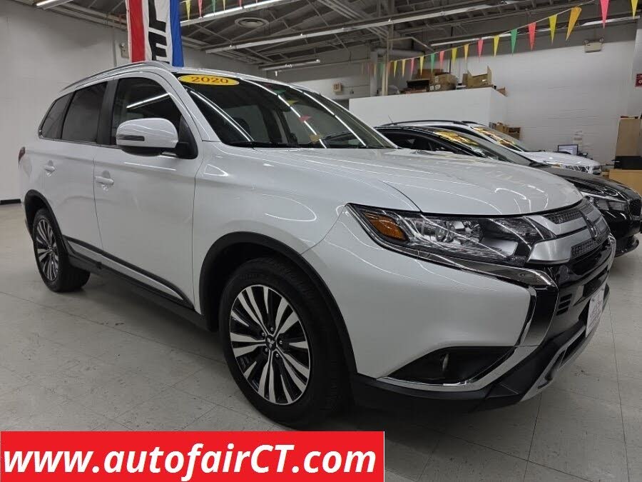 2020 Mitsubishi Outlander SE
