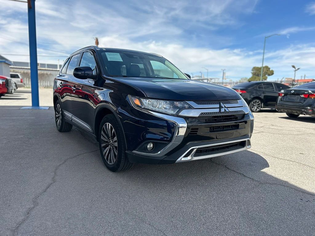 2020 Mitsubishi Outlander SE