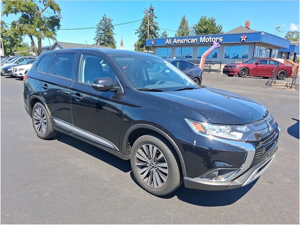 2020 Mitsubishi Outlander LE