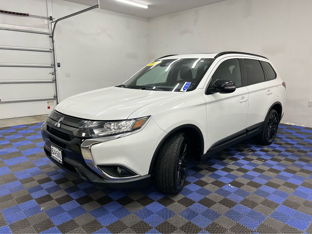 2020 Mitsubishi Outlander LE