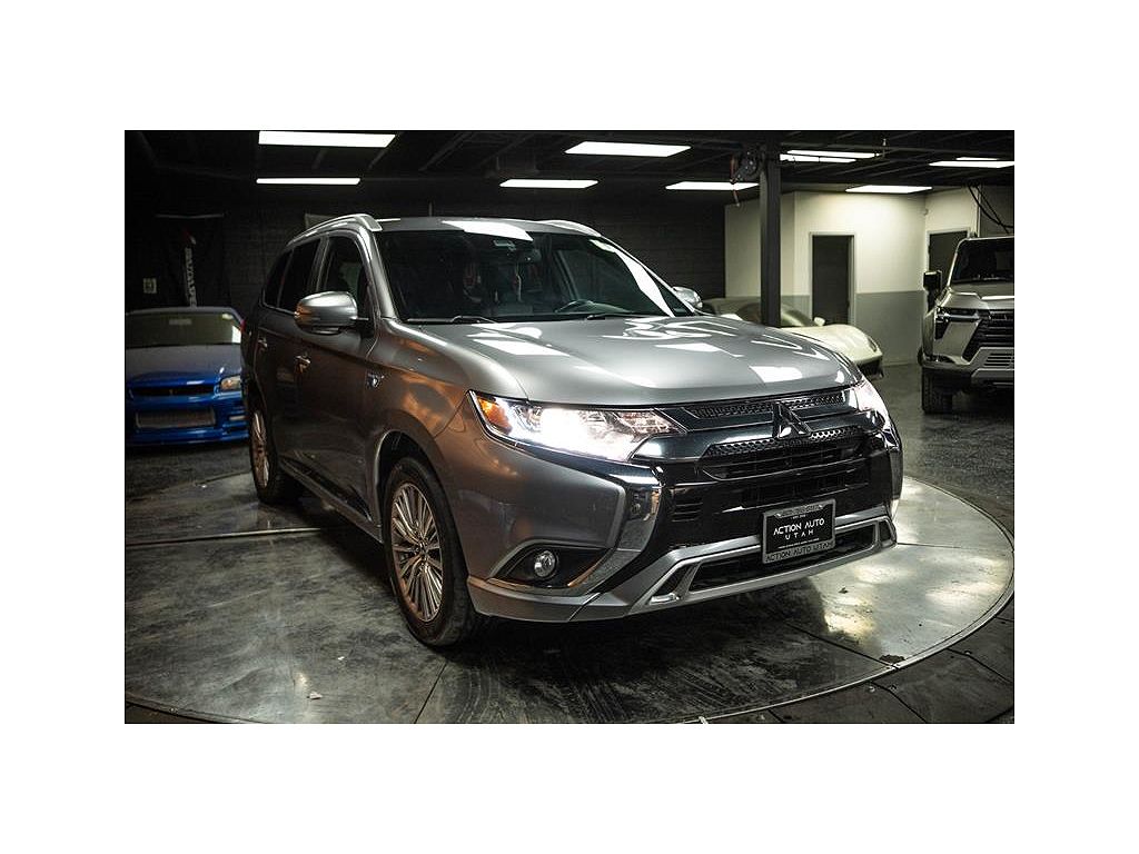 2022 Mitsubishi Outlander LE