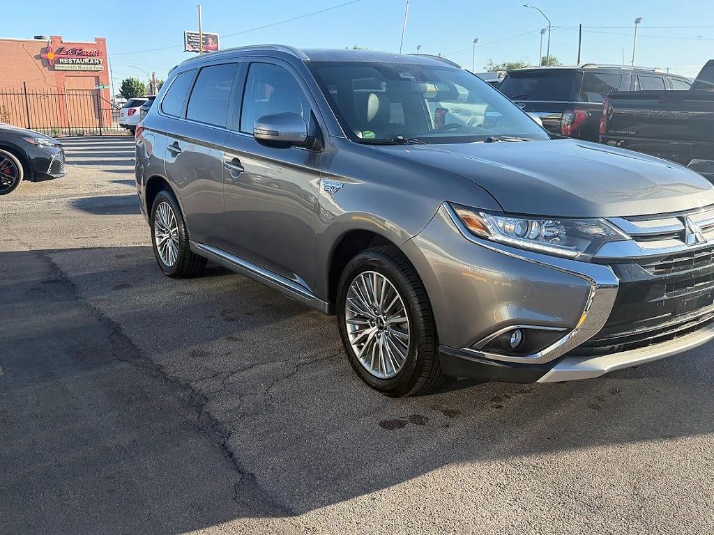 2022 Mitsubishi Outlander LE