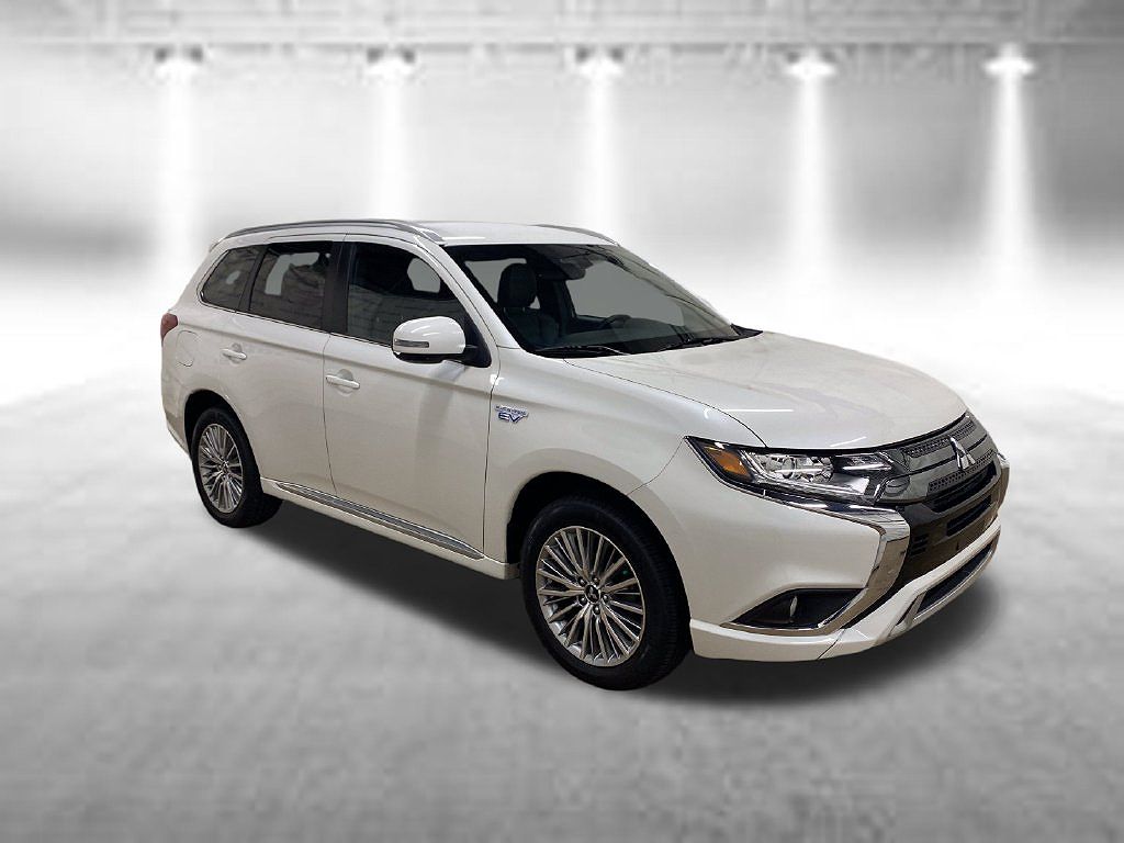2022 Mitsubishi Outlander LE