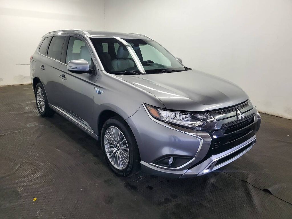 2022 Mitsubishi Outlander LE
