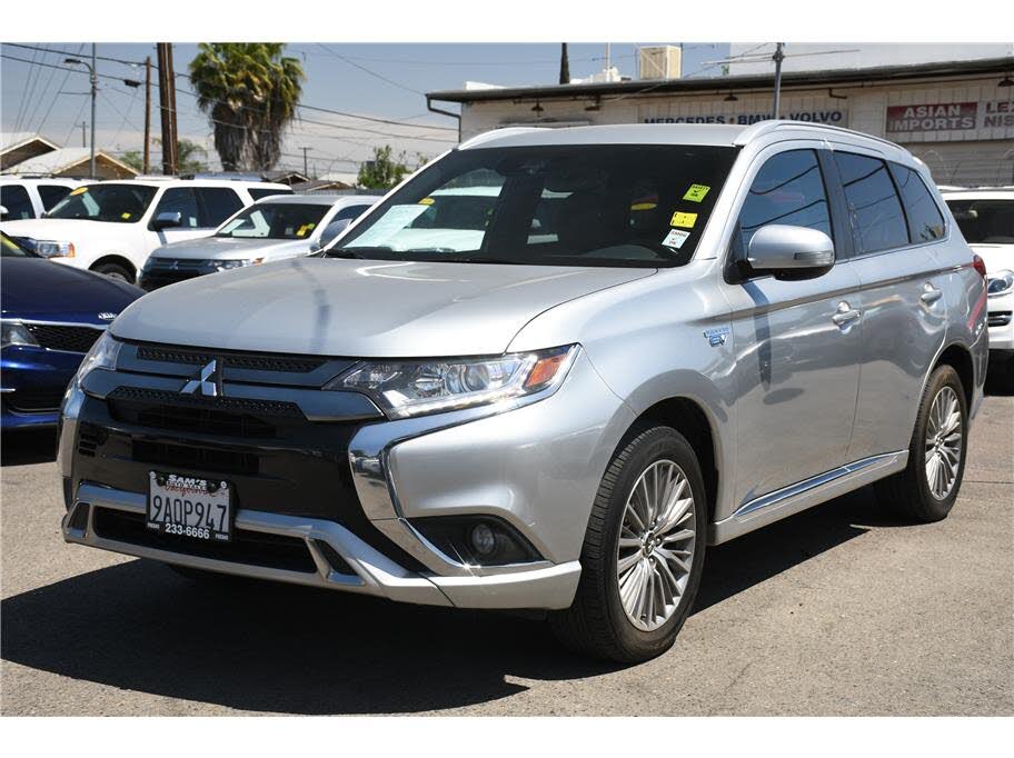 2022 Mitsubishi Outlander LE