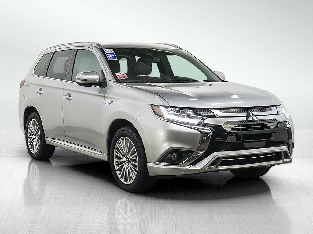 2022 Mitsubishi Outlander LE