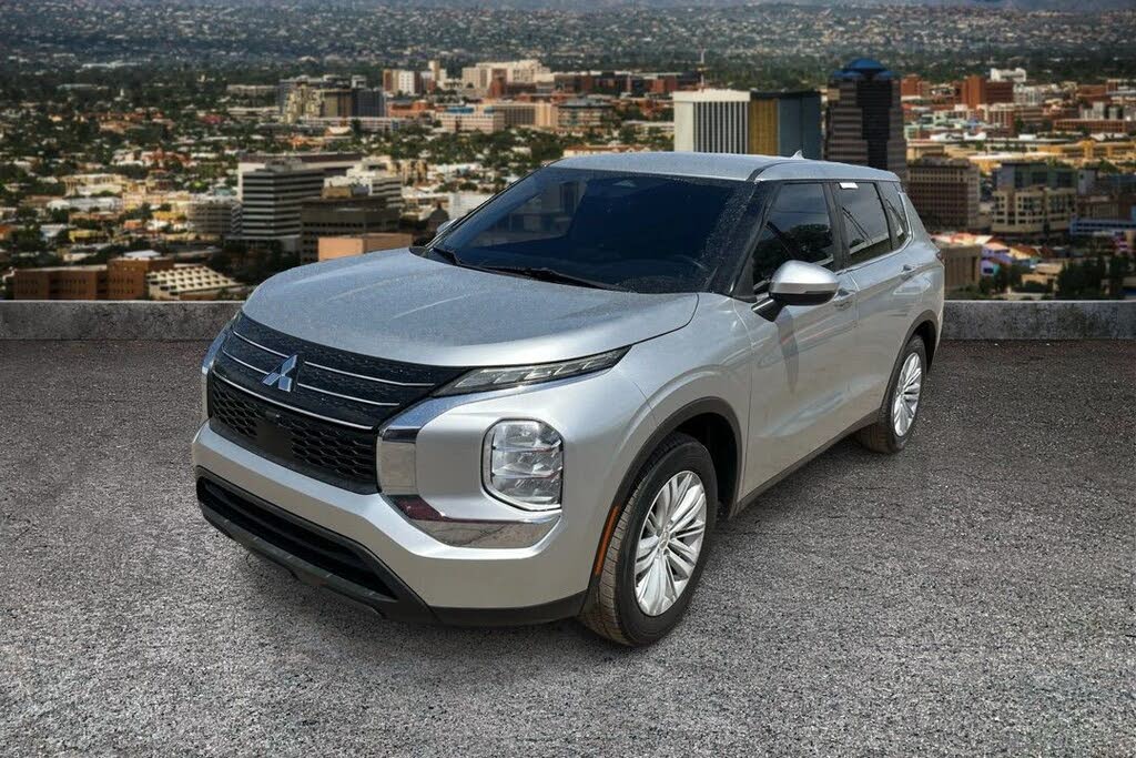 2022 Mitsubishi Outlander ES