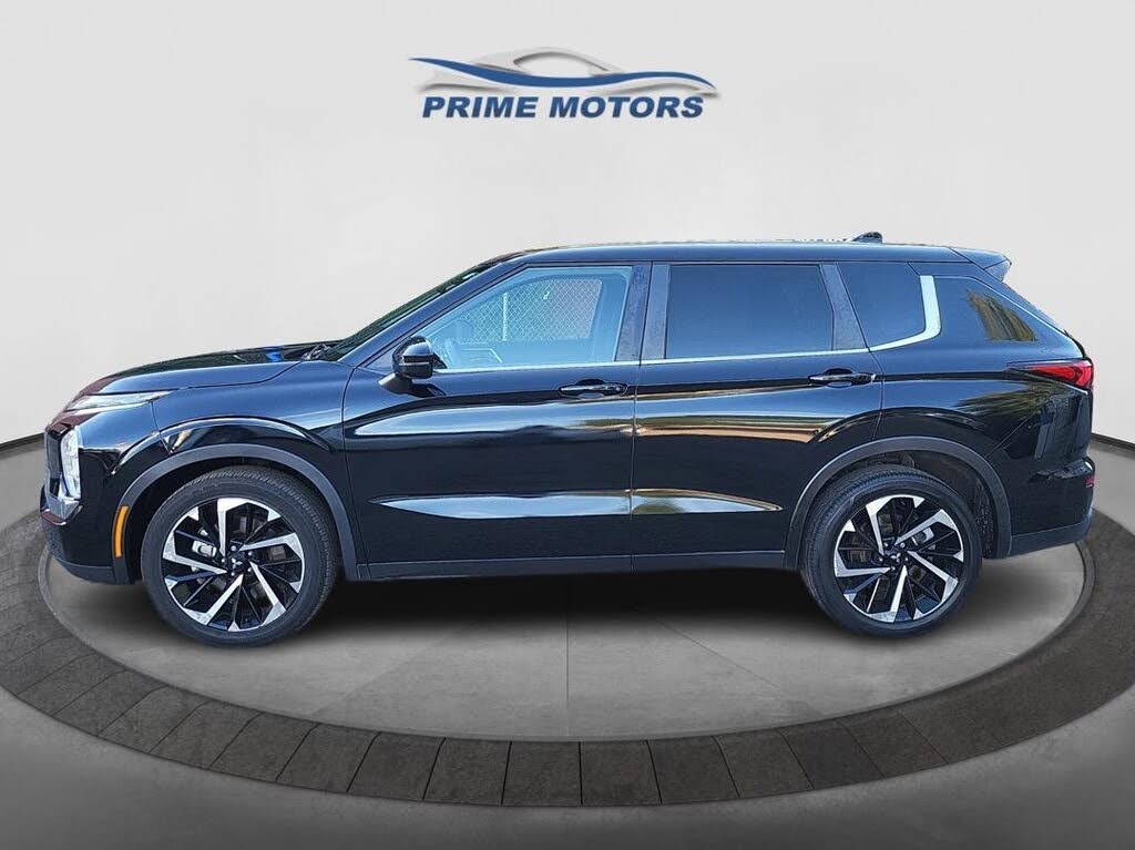 2022 Mitsubishi Outlander ES
