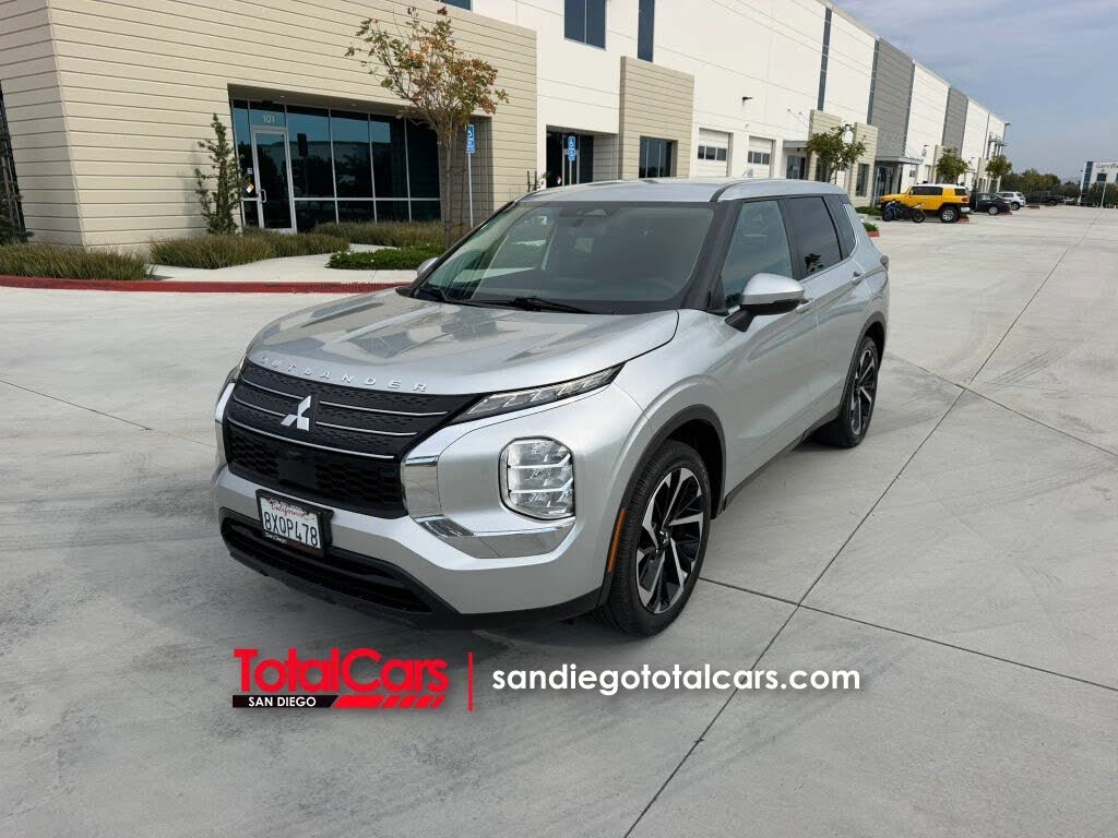 2022 Mitsubishi Outlander ES