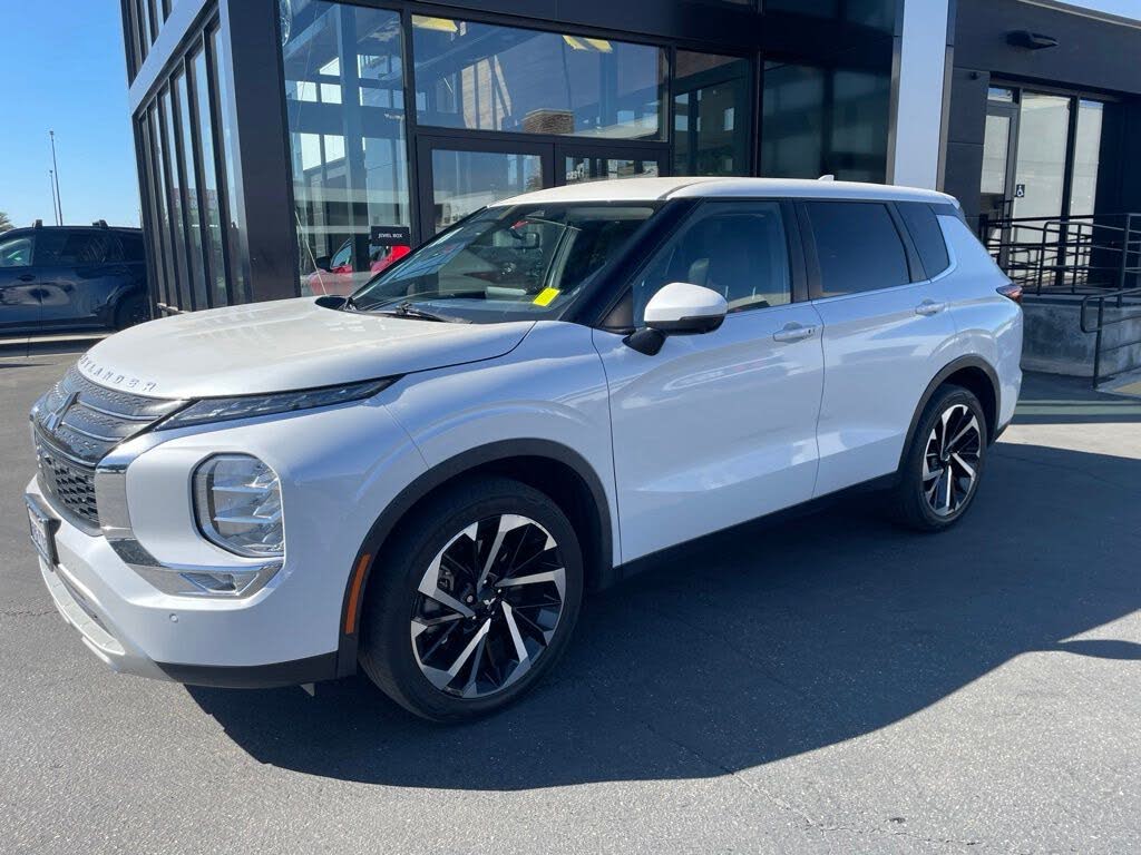 2022 Mitsubishi Outlander Black Edition
