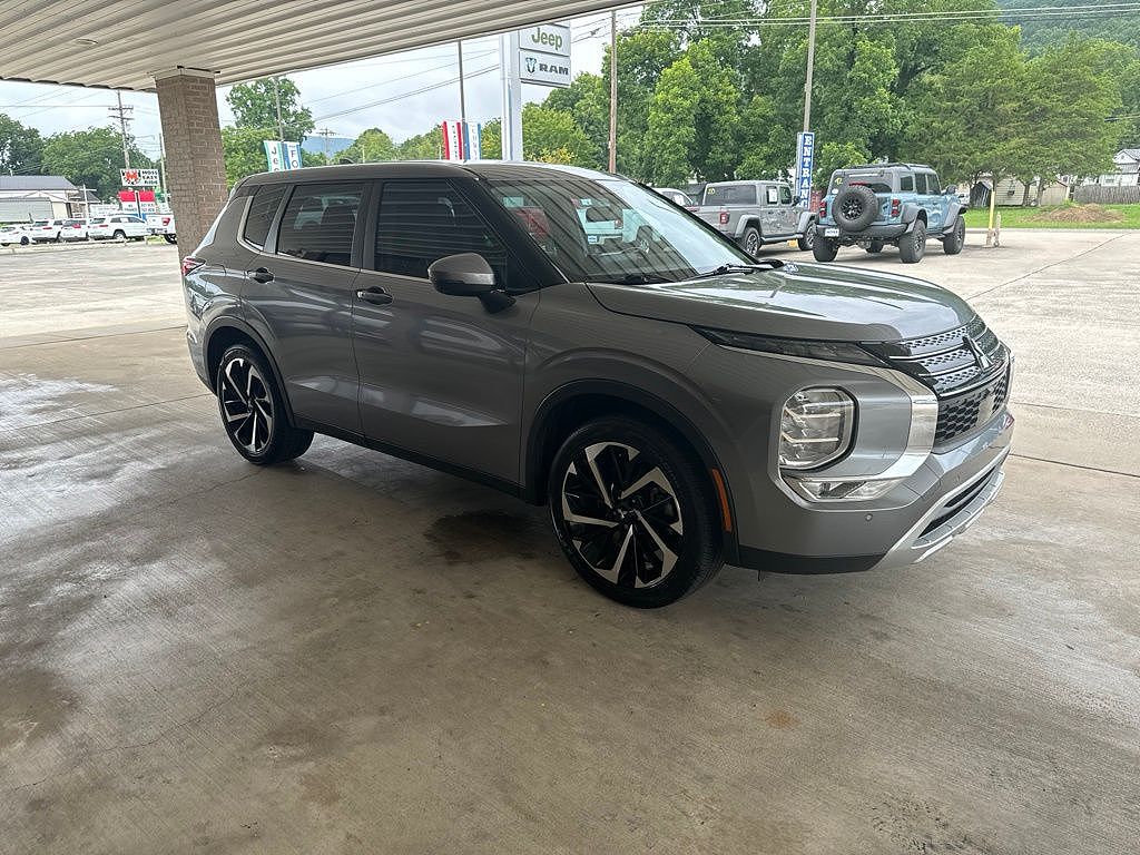 2023 Mitsubishi Outlander Black Edition