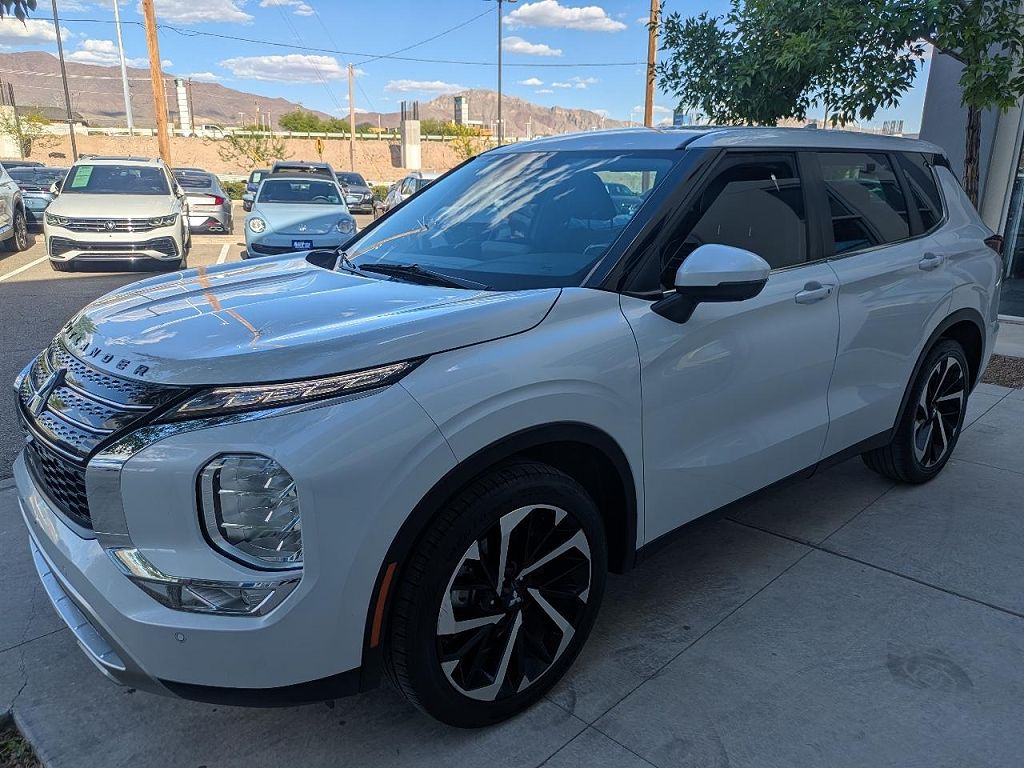 2023 Mitsubishi Outlander Black Edition
