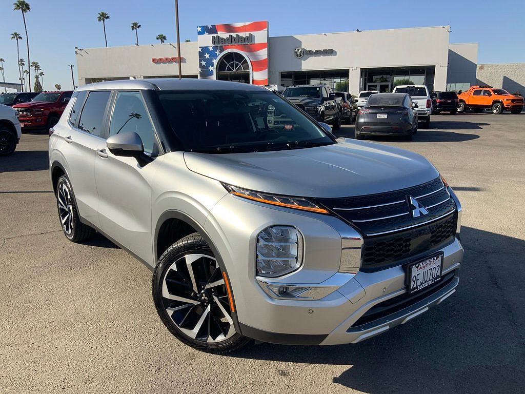2023 Mitsubishi Outlander Black Edition
