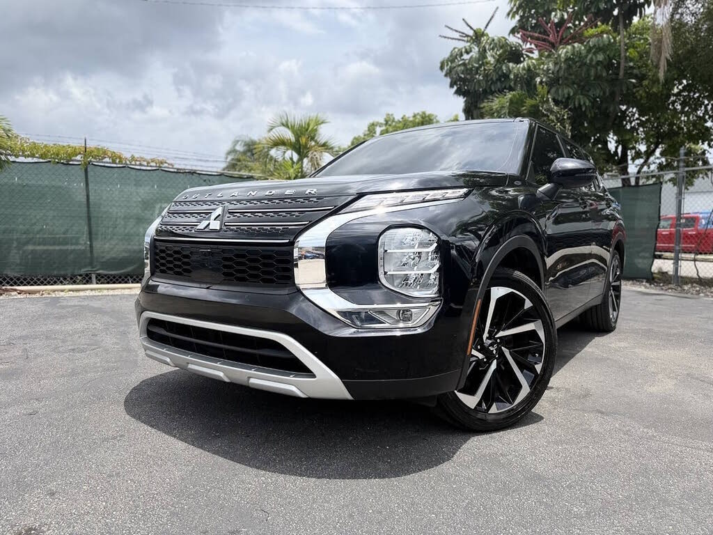 2023 Mitsubishi Outlander Black Edition