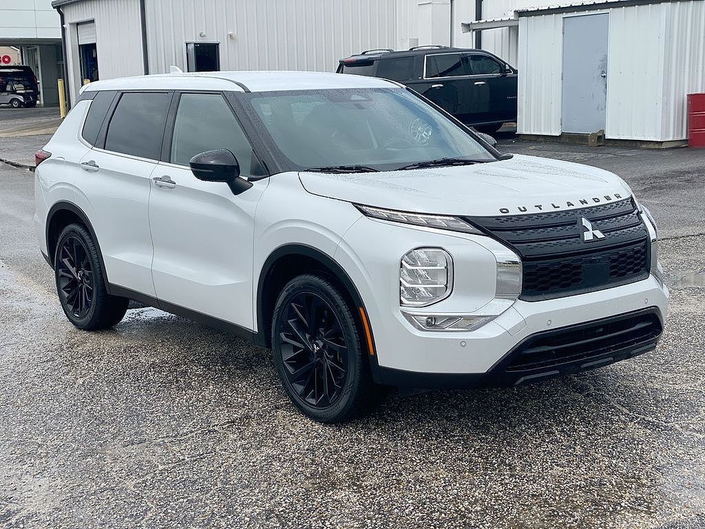 2023 Mitsubishi Outlander Black Edition
