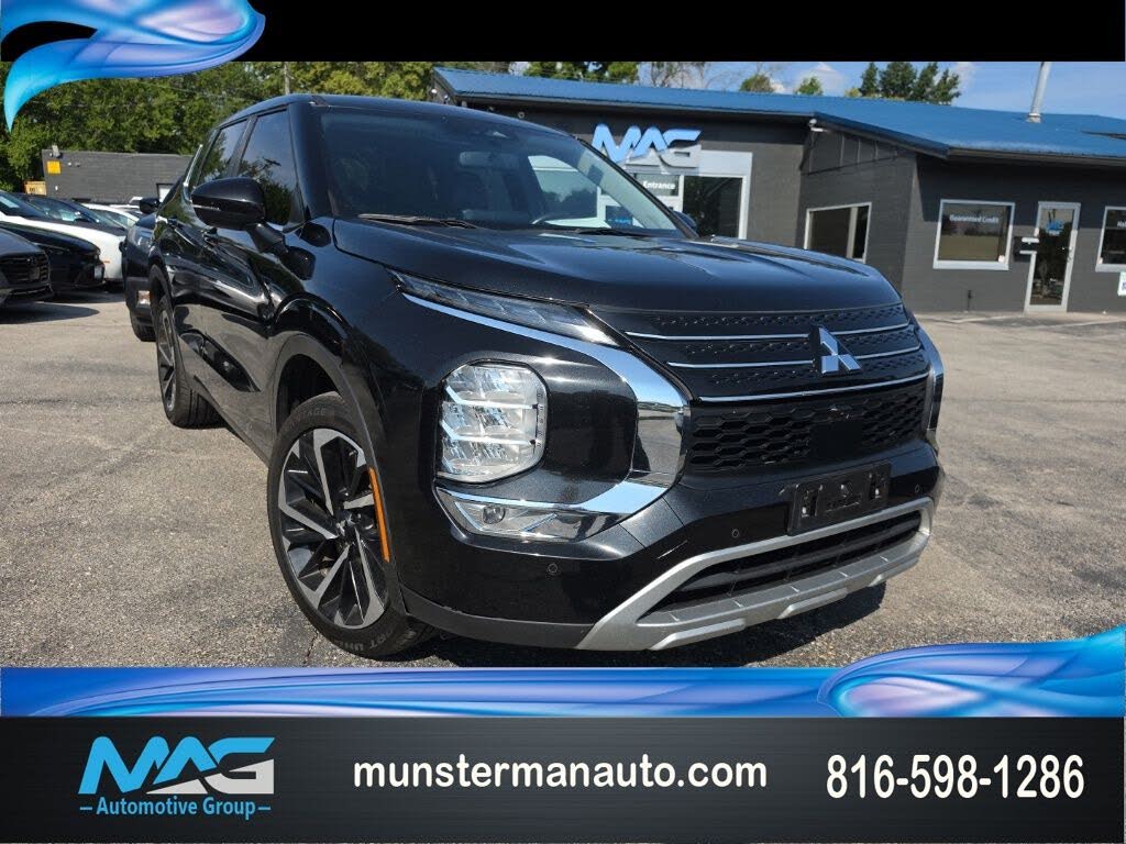 2023 Mitsubishi Outlander Black Edition