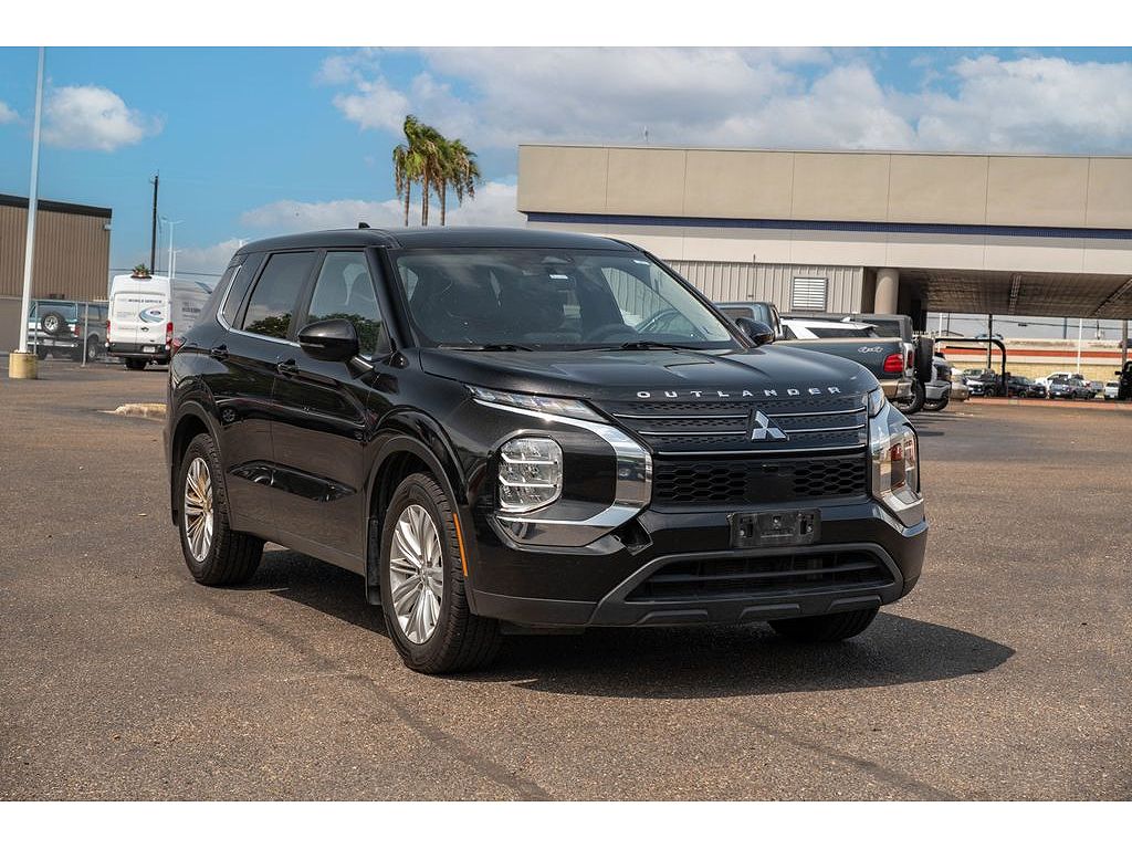2024 Mitsubishi Outlander ES