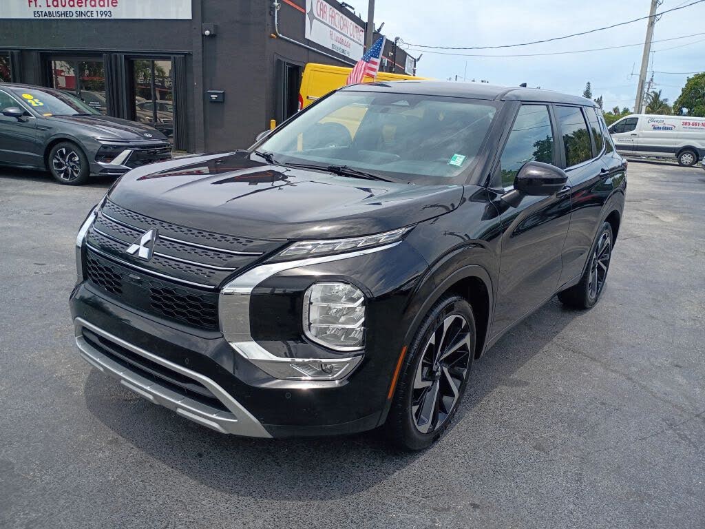 2024 Mitsubishi Outlander Black Edition