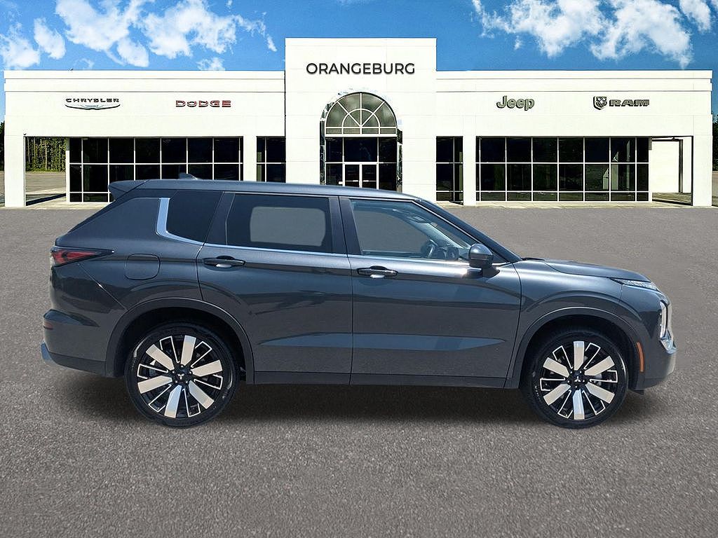 2025 Mitsubishi Outlander SE