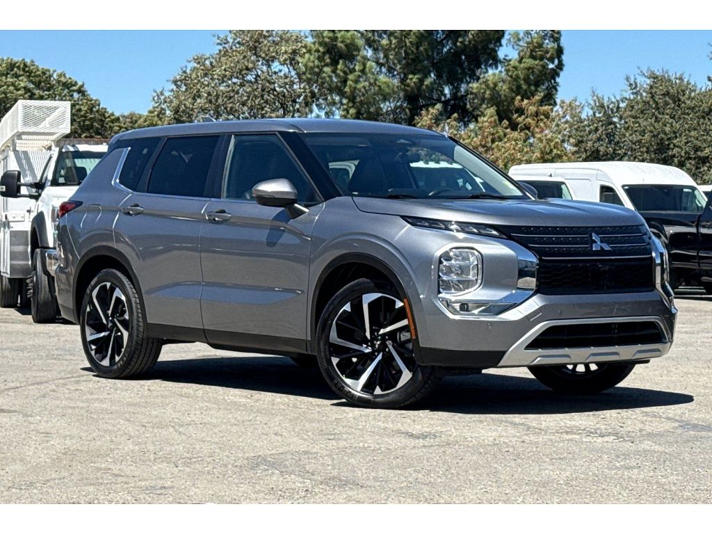 2024 Mitsubishi Outlander Black Edition