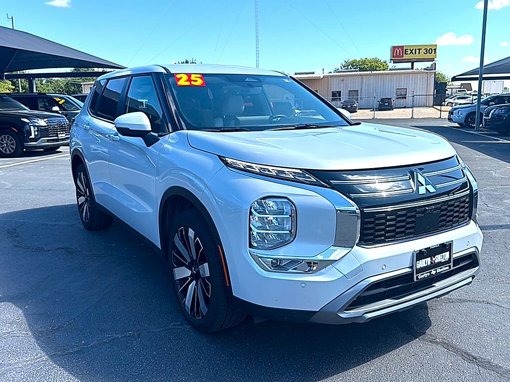 2025 Mitsubishi Outlander SE