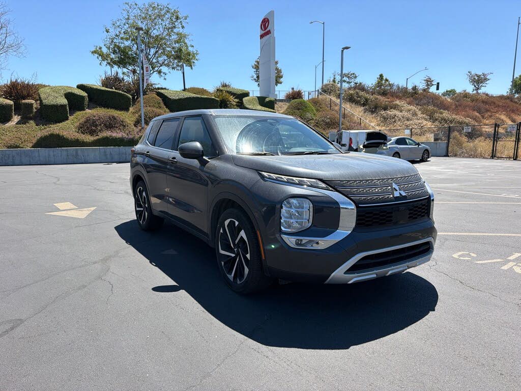2024 Mitsubishi Outlander SE Black Edition