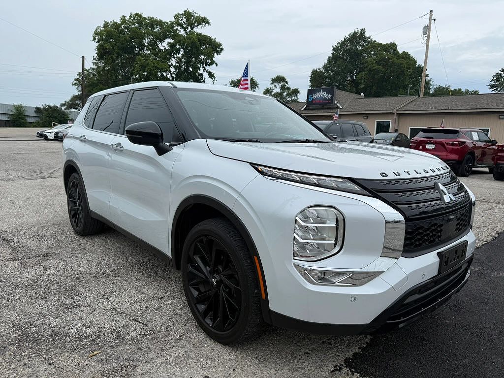 2024 Mitsubishi Outlander SE