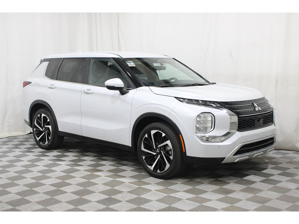 2024 Mitsubishi Outlander Black Edition