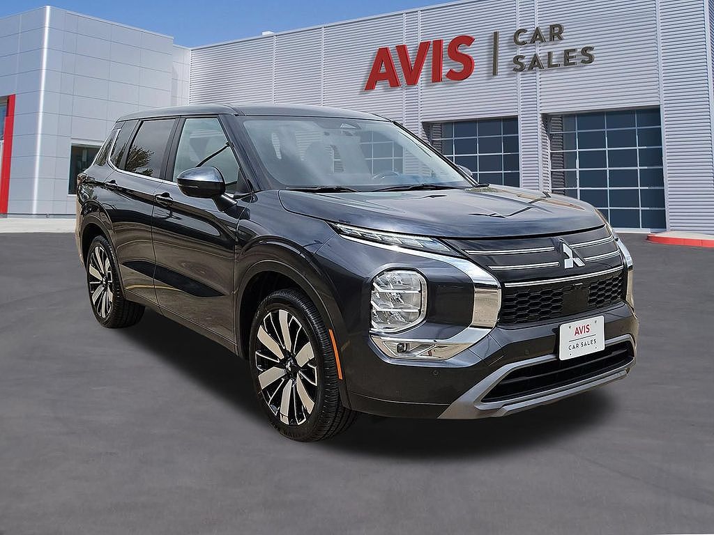 2025 Mitsubishi Outlander SE