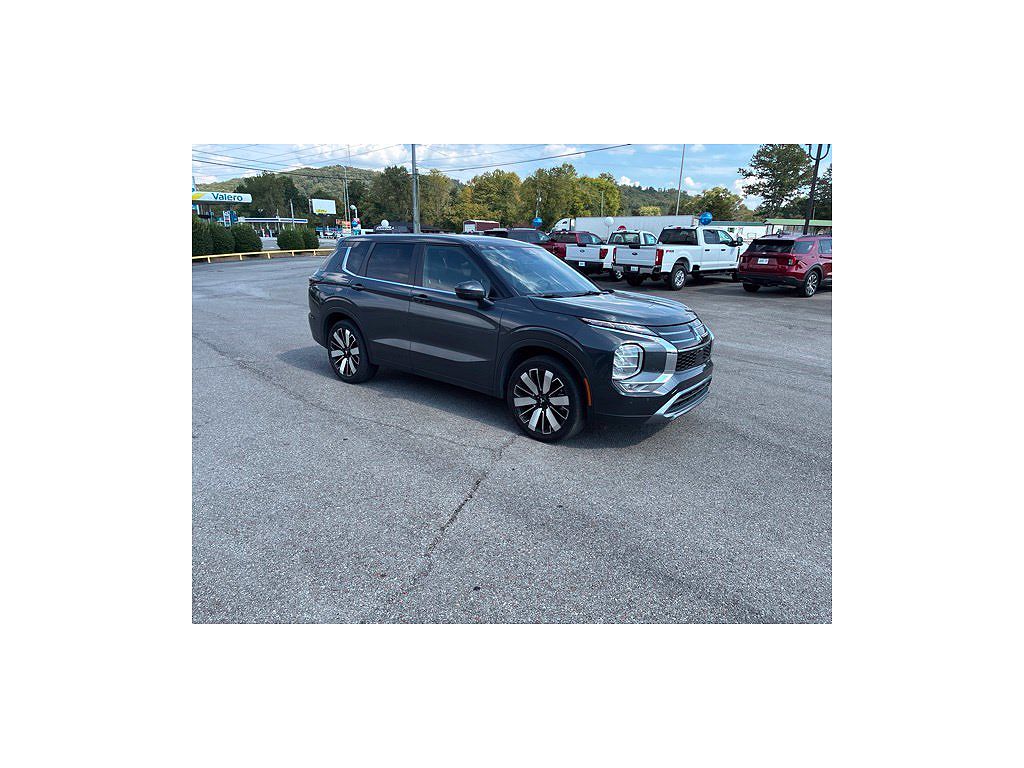 2025 Mitsubishi Outlander SE