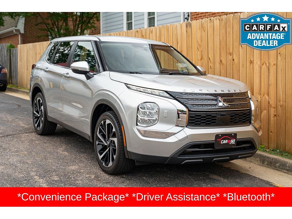 2022 Mitsubishi Outlander ES