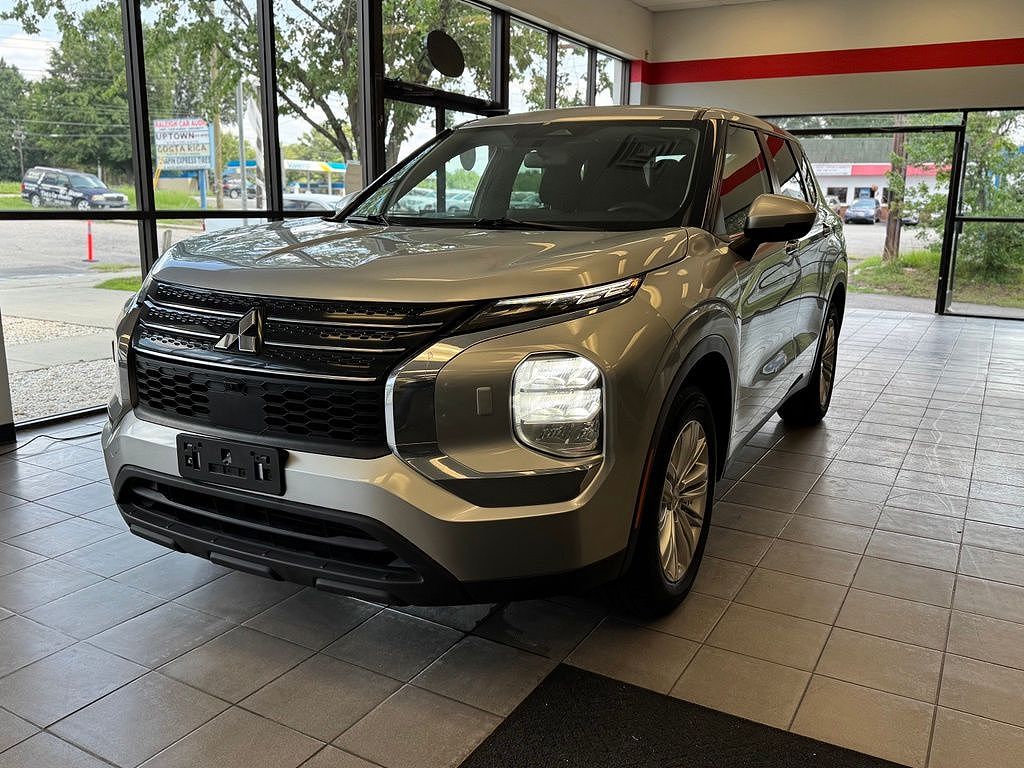 2022 Mitsubishi Outlander ES