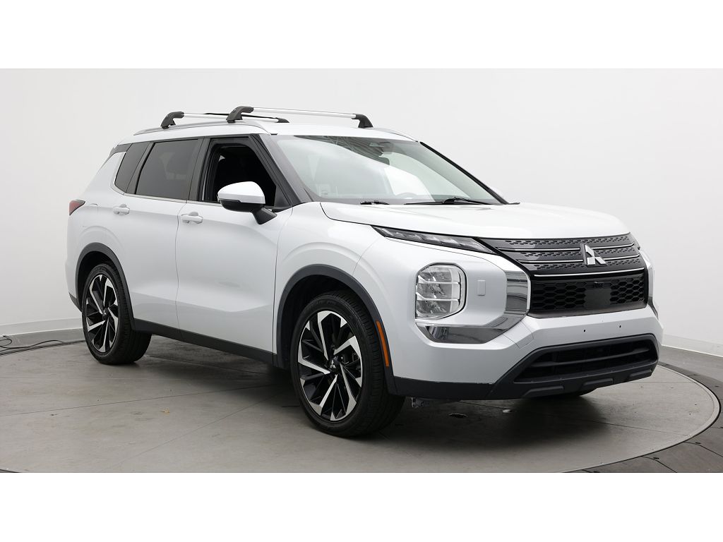 2022 Mitsubishi Outlander ES