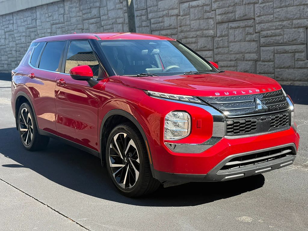 2022 Mitsubishi Outlander ES